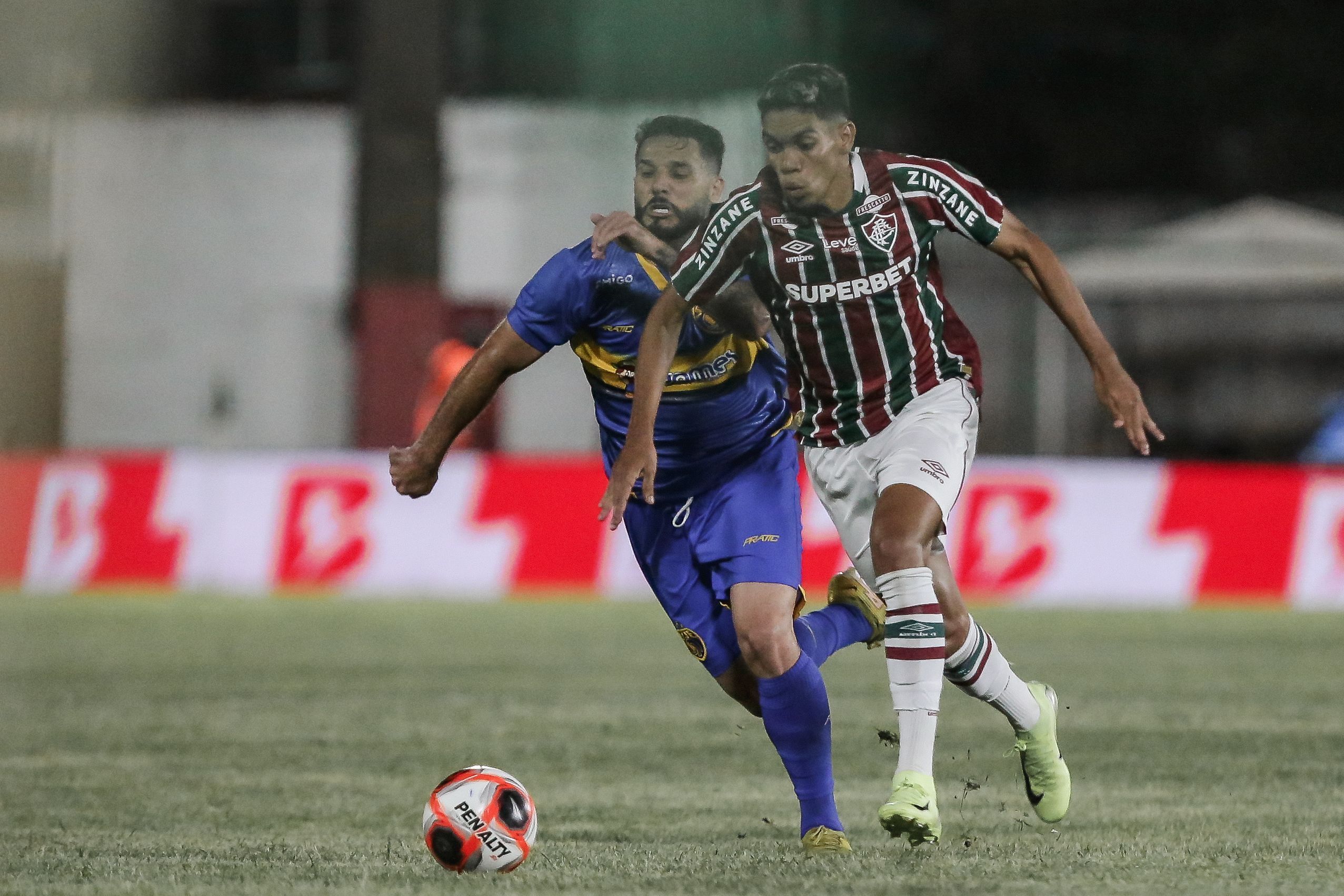 Estreante do Fluminense, Paulo Baya elogia postura da equipe em empate