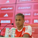 Vitinho, primeiro reforço do Inter, é apresentado e revela inspiração em Wesley