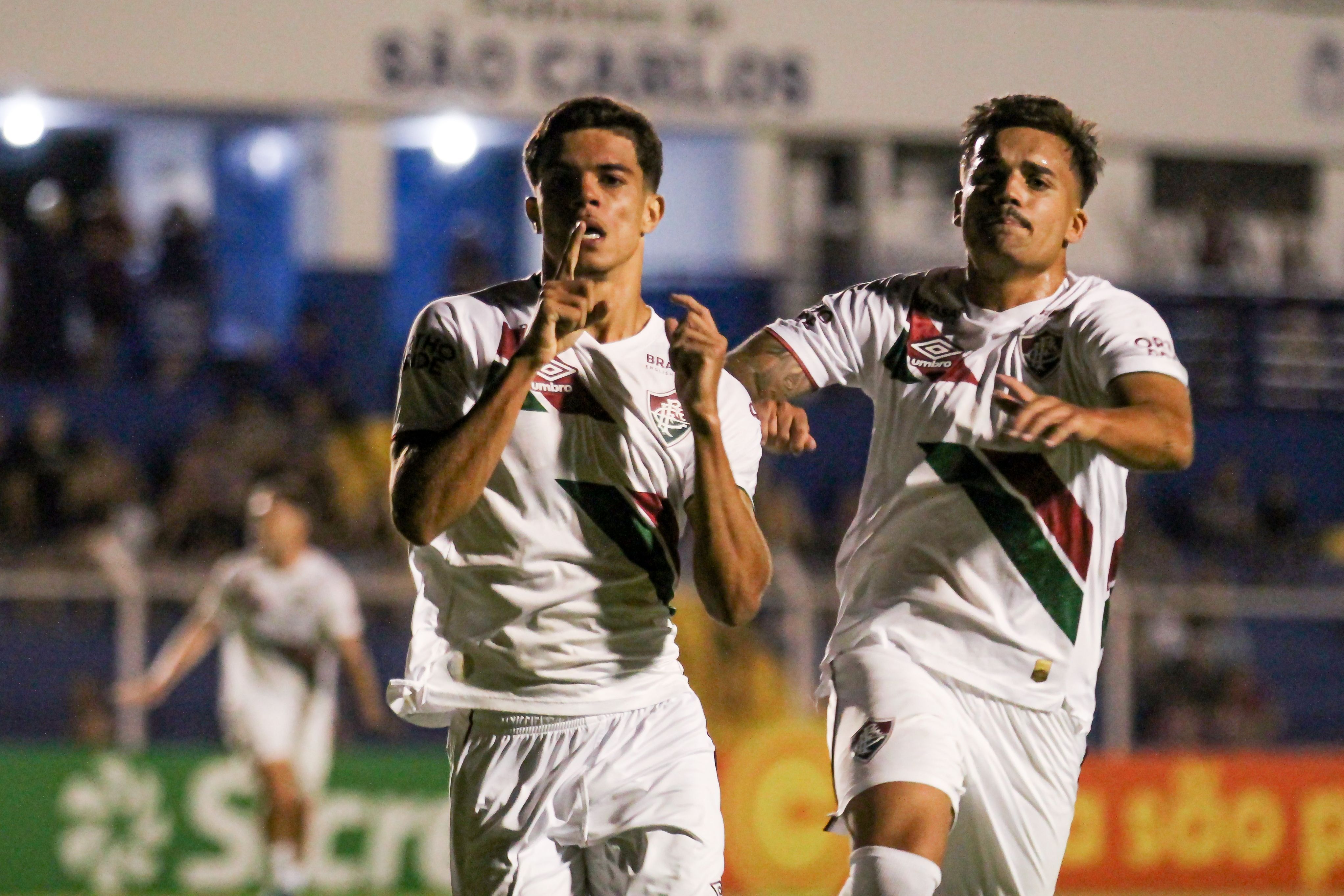 Com um a menos, Fluminense bate o Água Santa e avança na Copinha