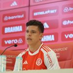 Ronaldo é apresentado no Inter e fala sobre relação com Roger Machado