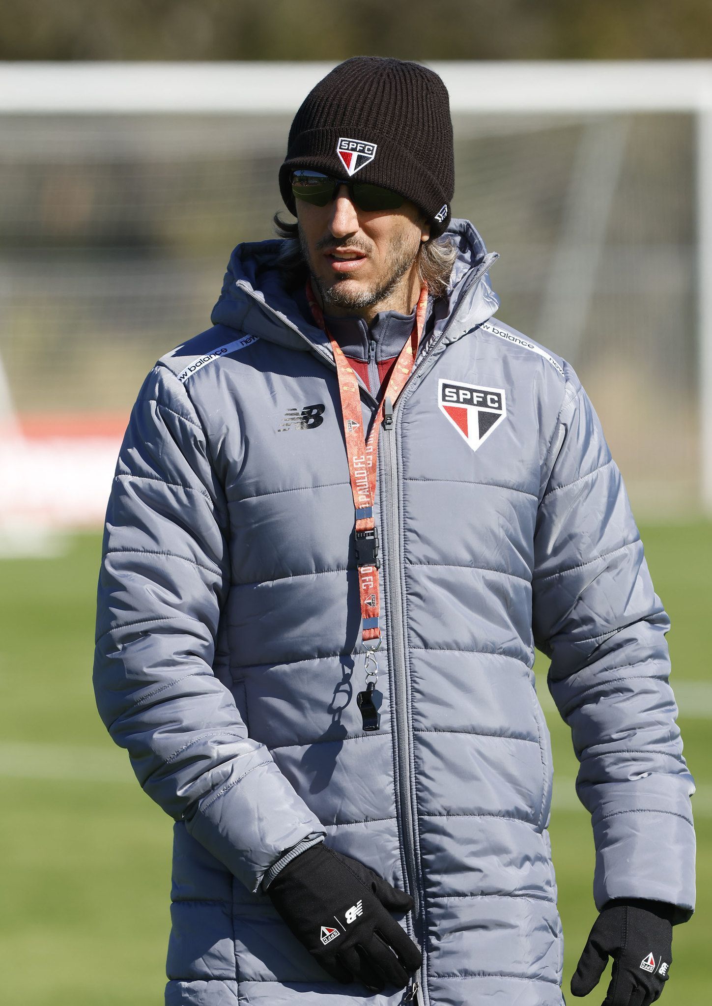 São Paulo define jogadores que retornam ao Brasil para estreia no Paulistão