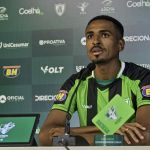 Reforço do América revela inspiração em ídolo do City e detalha estilo de jogo