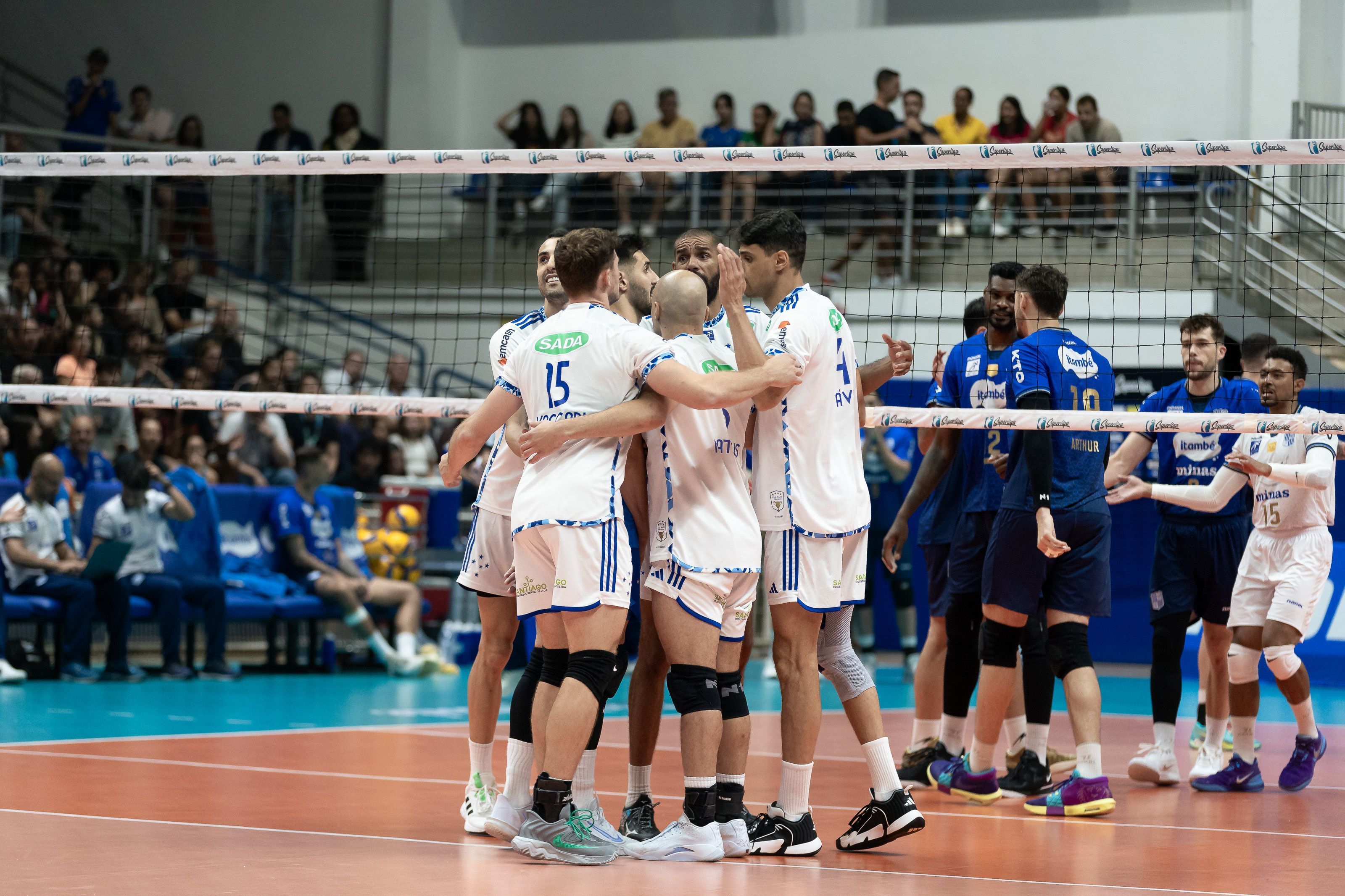 Sada Cruzeiro derrota Itambé Minas e amplia vantagem na ponta da Superliga Masculina