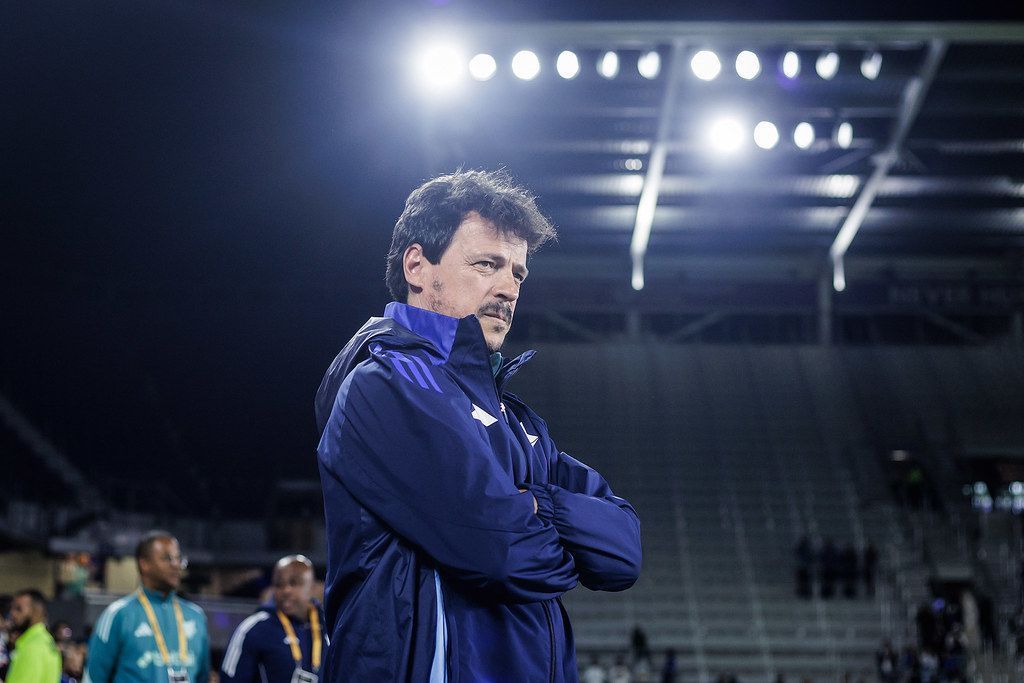 Vasco estipula prazo para contratar Fernando Diniz como novo treinador