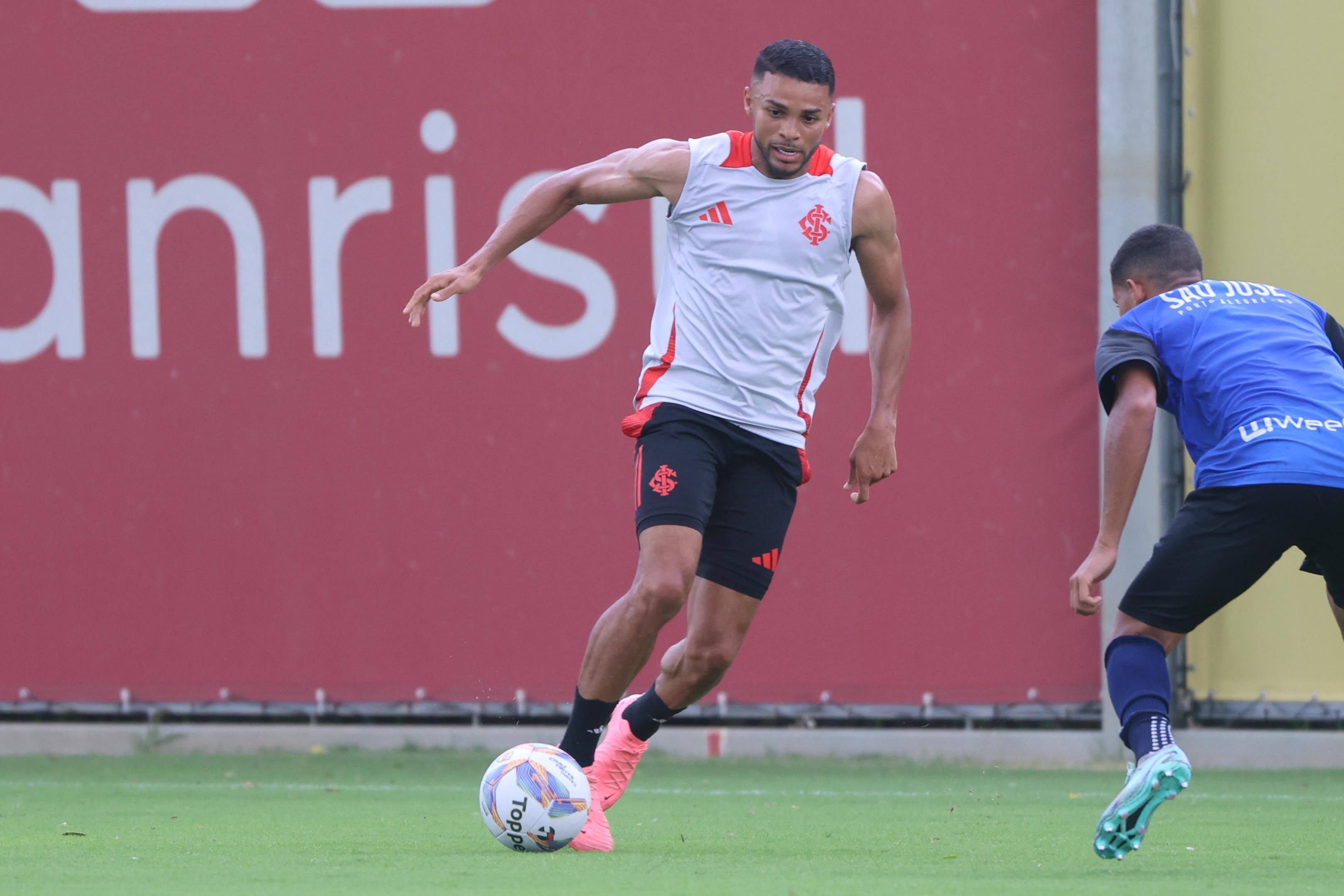 Inter admite negociação com Palmeiras por Wanderson e deixa futuro do atacante em aberto