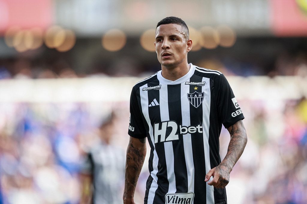 Atlético: Guilherme Arana abre o jogo e comenta sondagem do Corinthians