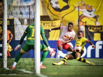 São Bernardo vira com de doblete ex-América e vence o Bragantino pelo Paulista