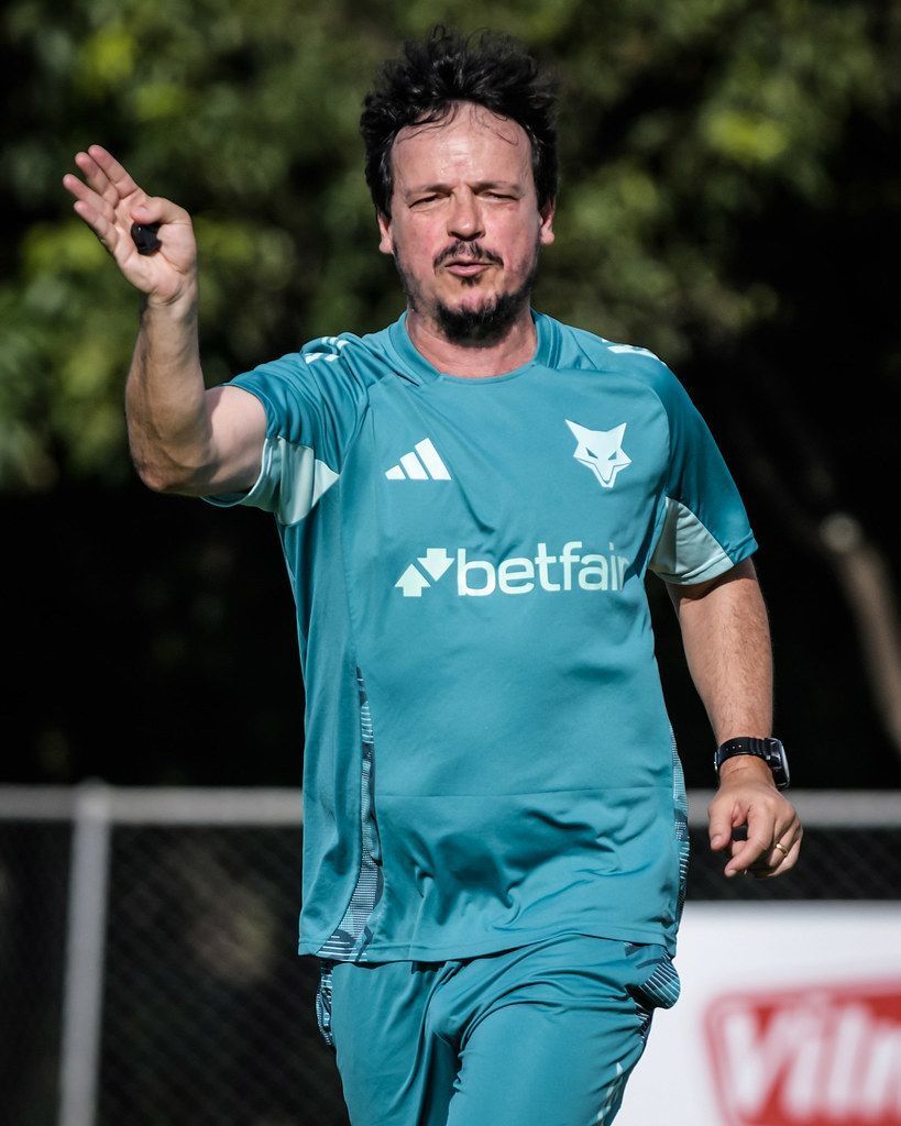Escalação do Cruzeiro: Diniz prepara mudanças para jogo contra Athletic