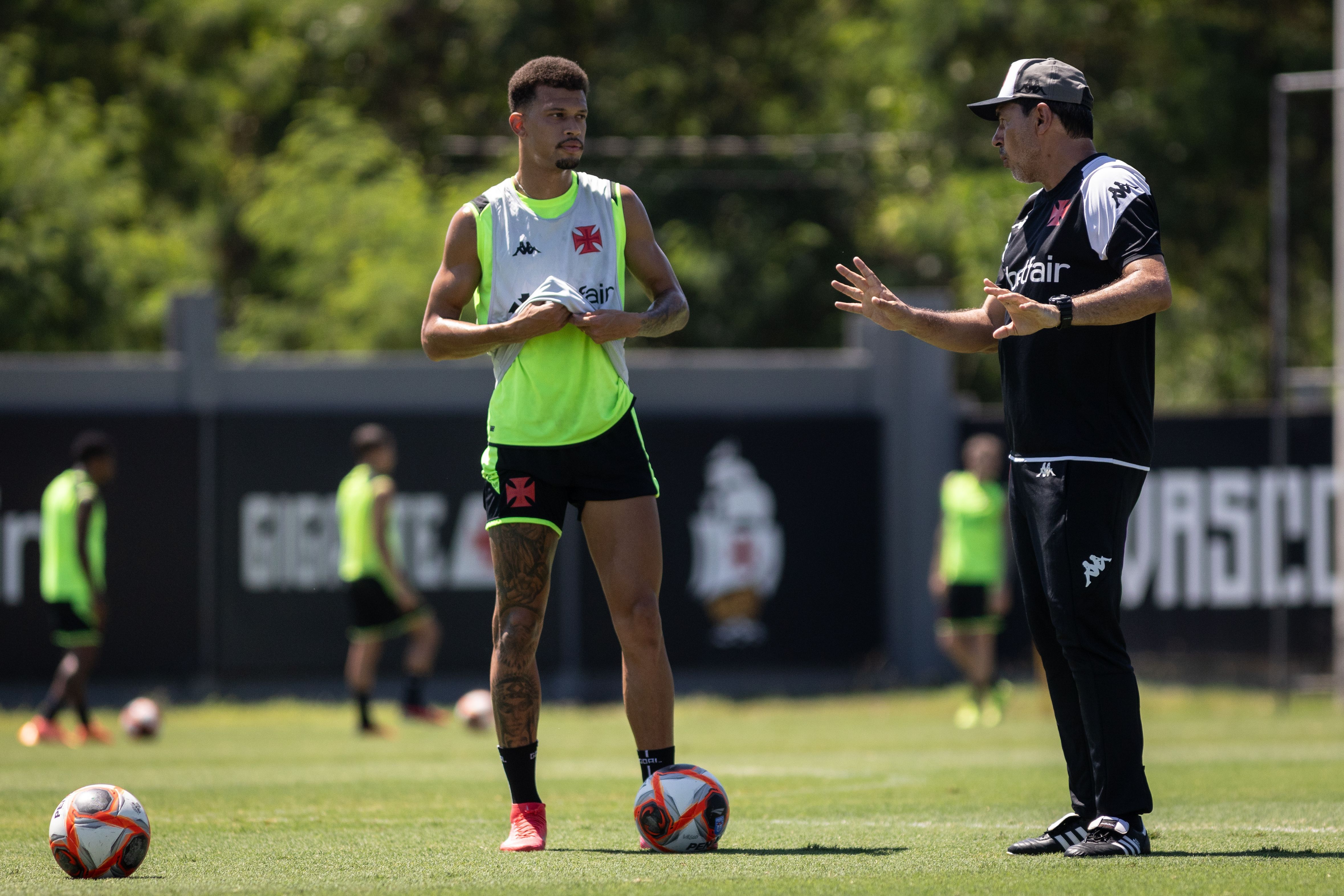 Vasco se reapresenta aos treinos, e Carille busca soluções por vaga na final