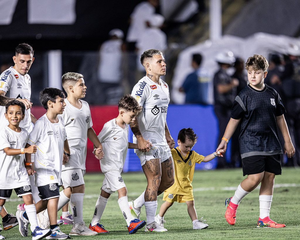 Jornalista dispara contra jogador alvo do Atlético no mercado: 'Superestimado'