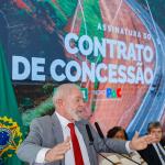 Lula defende veto a celular nas escolas e diz que país erram ao deixar filhos em frente às telas