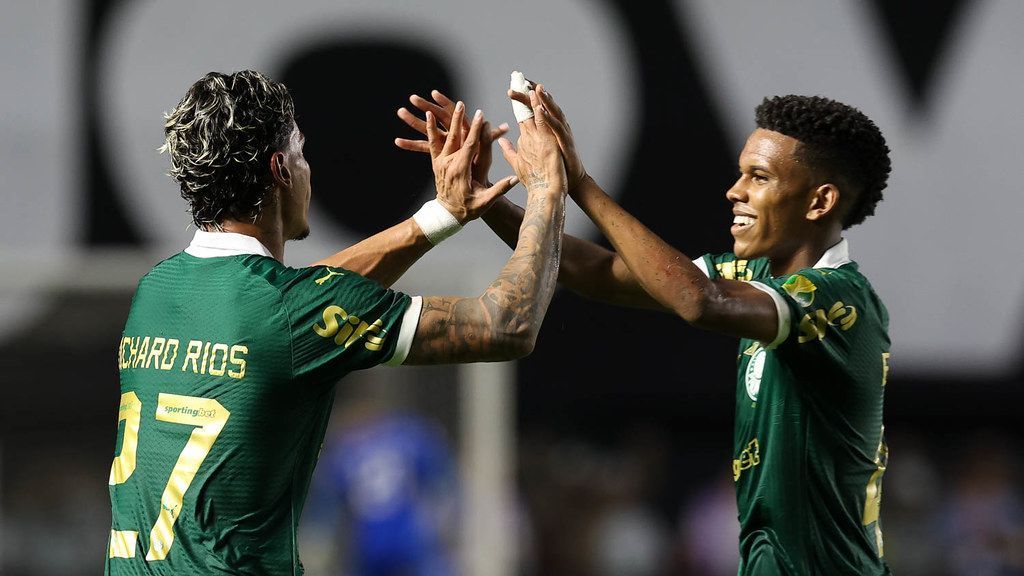 Com Ríos herói, Palmeiras vira e vence o Santos fora de casa pelo Paulistão