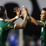 Com Ríos herói, Palmeiras vira e vence o Santos fora de casa pelo Paulistão