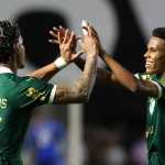 Com Ríos herói, Palmeiras vira e vence o Santos fora de casa pelo Paulistão