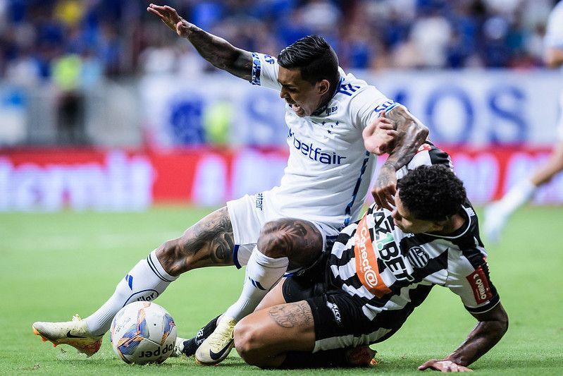 Cruzeiro joga mal, perde para o Athletic no Mineiro e é vaiado em Brasília