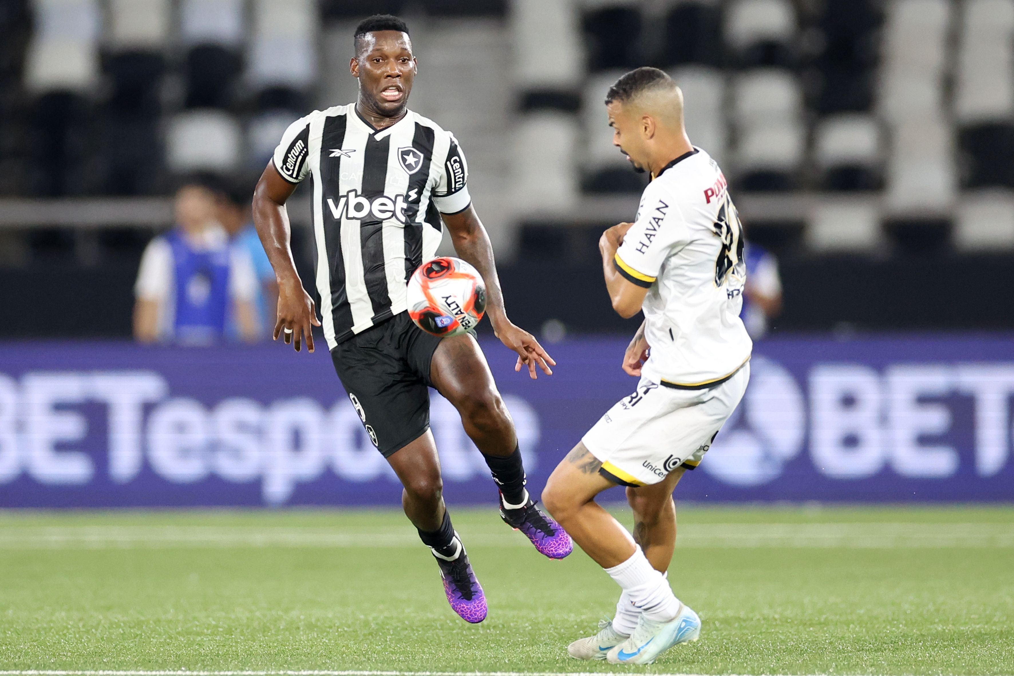 Botafogo isola pênalti e perde para o Volta Redonda pelo Campeonato Carioca