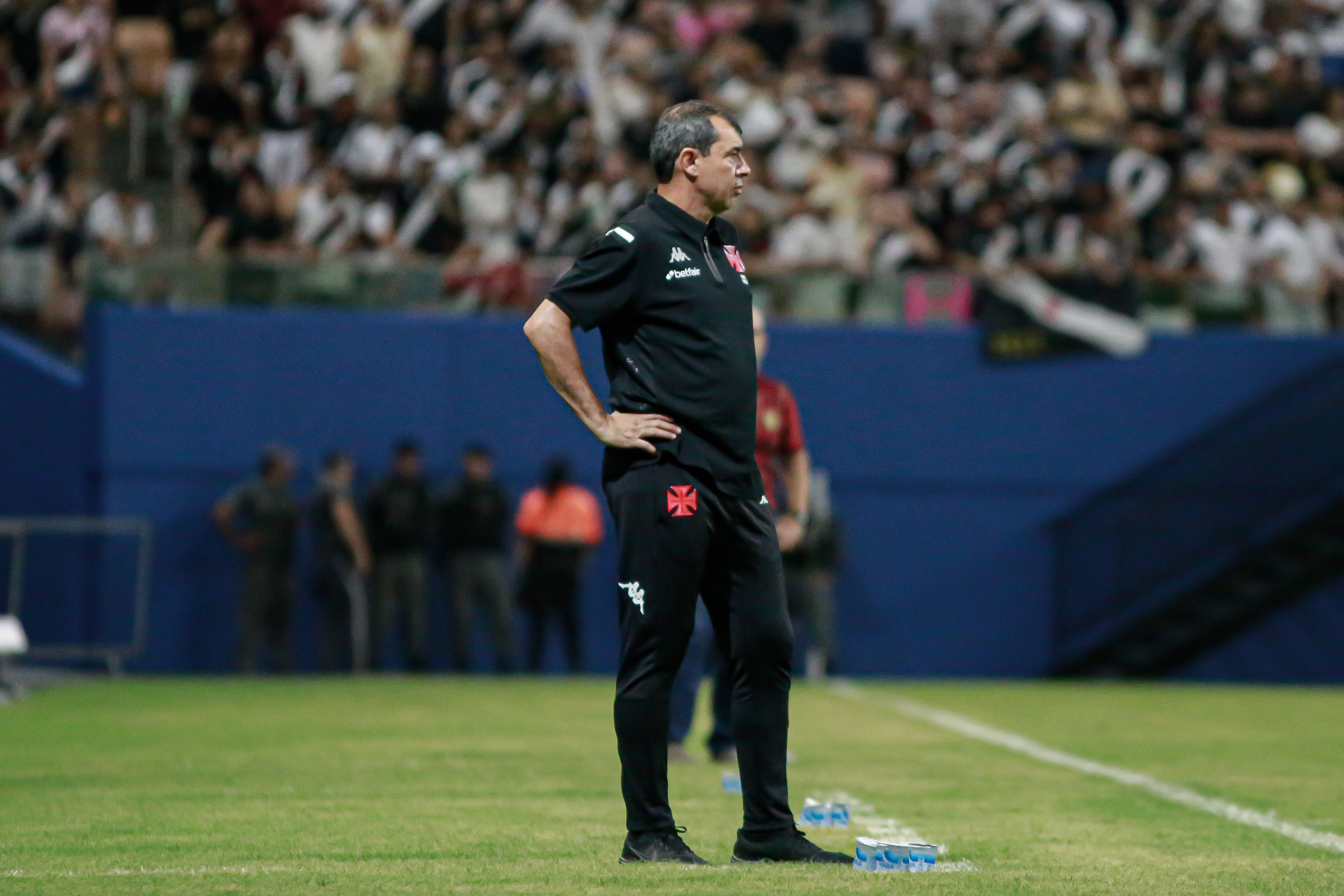 Fábio Carille encontra a torcida do Vasco em São Januário diante da Portuguesa
