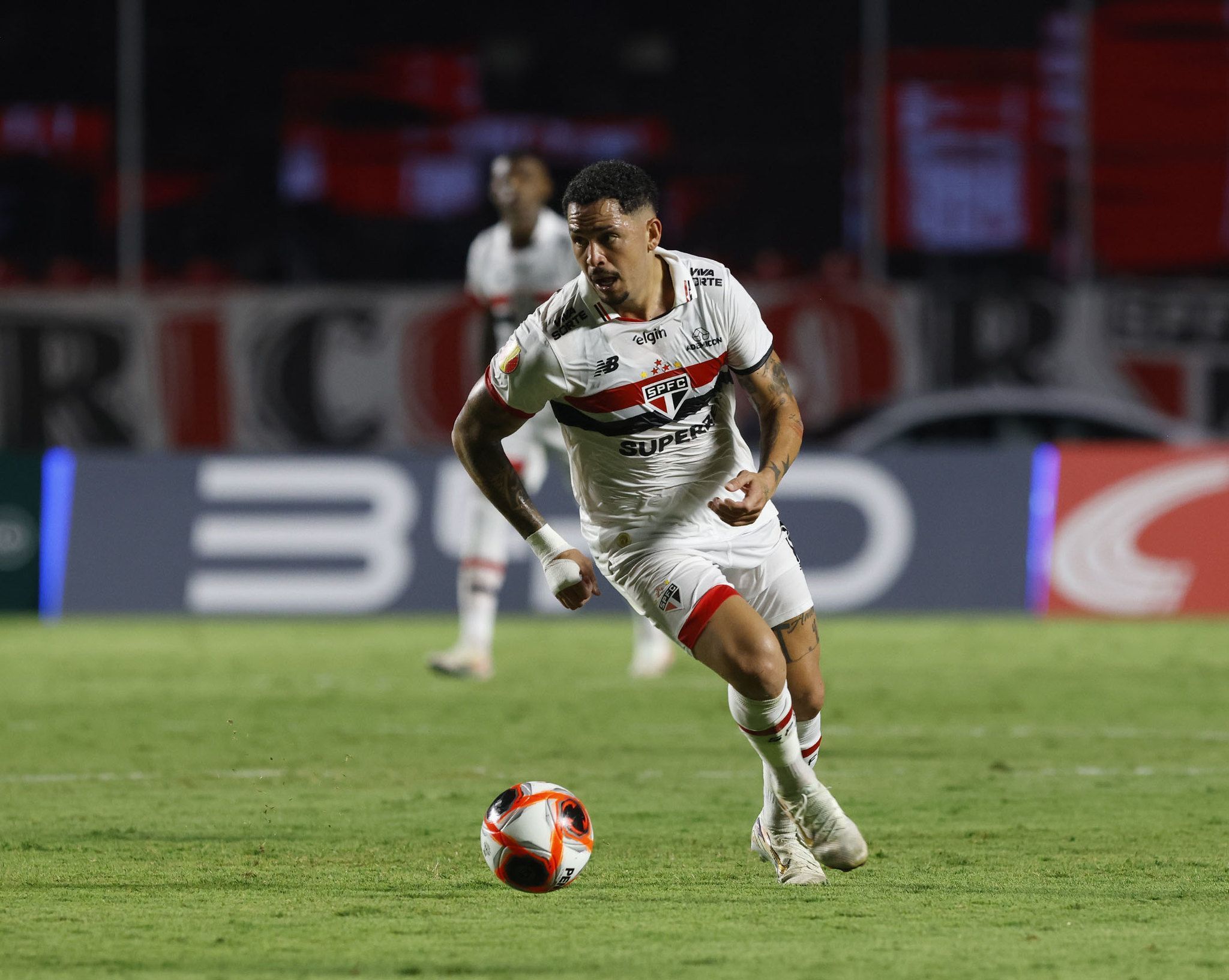 Com reservas, São Paulo enfrenta o Velo Clube buscando recuperação no Paulista