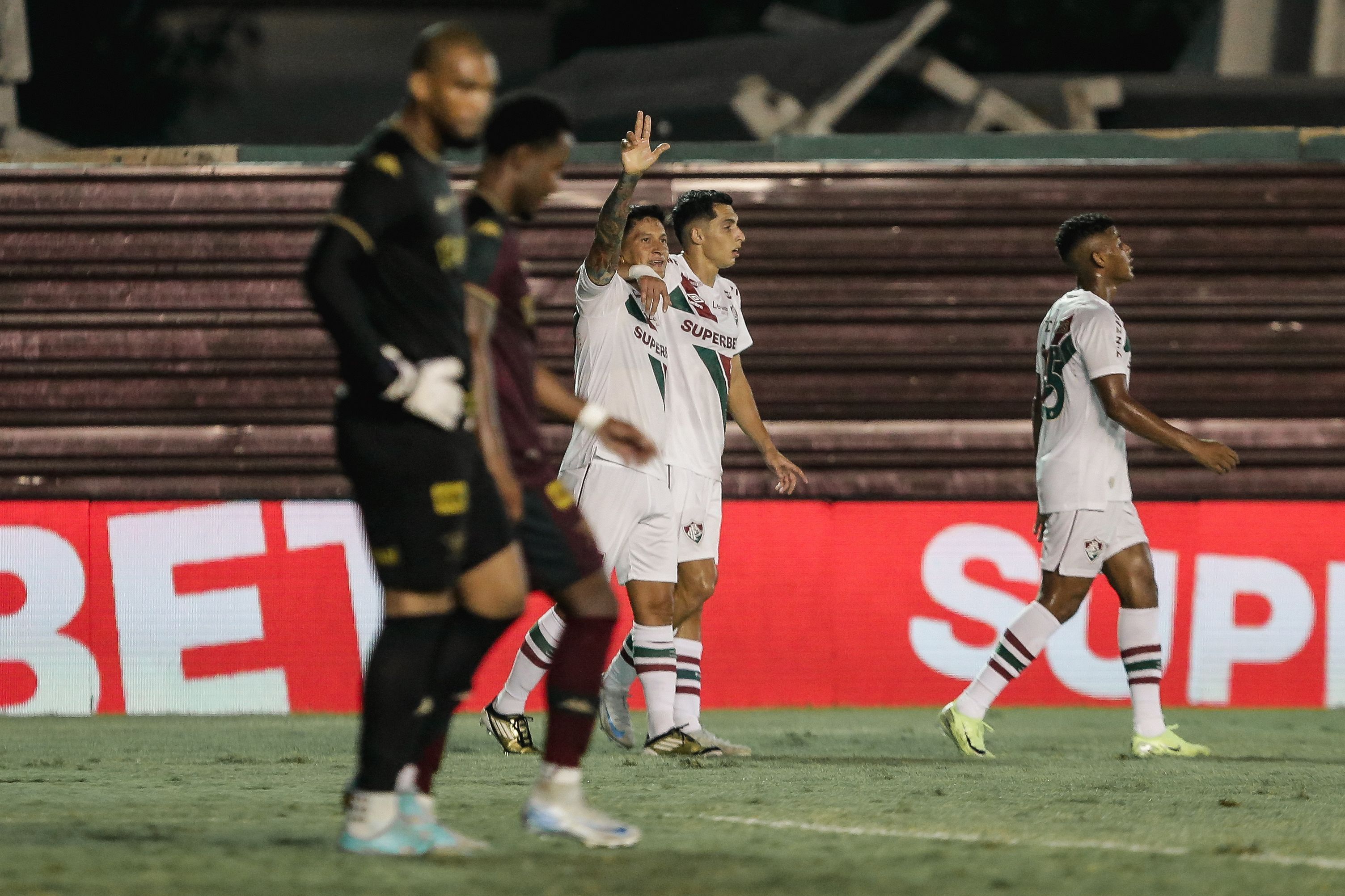 Ataque brilha, e 'reforçado' Fluminense bate Portuguesa-RJ pelo Campeonato Carioca