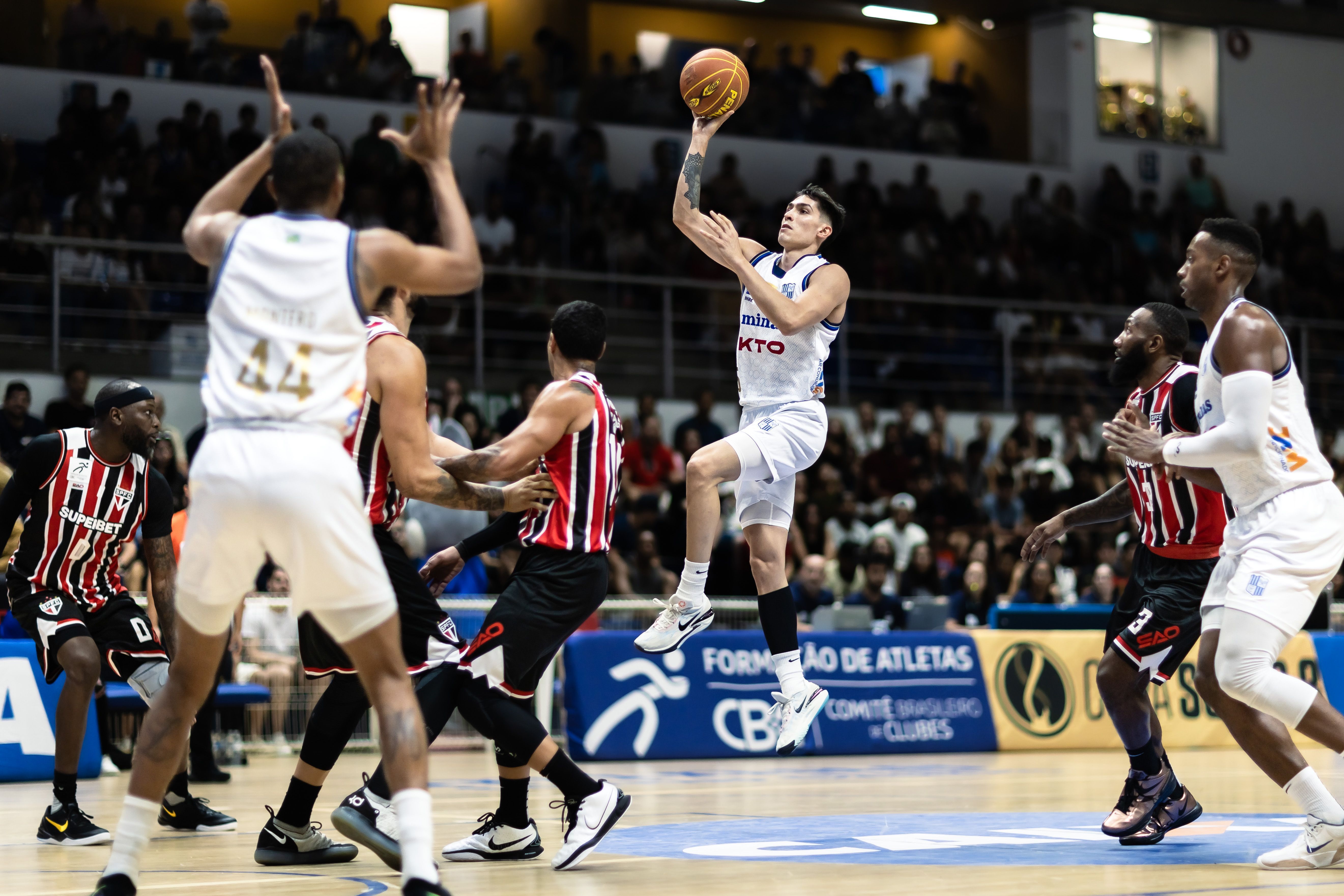 KTO Minas domina São Paulo e enfrentará o Caixa Brasília na semi do Super 8