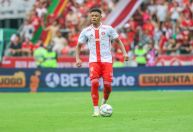 Victor Gabriel é novo zagueiro titular do Inter? Roger explica utilização do jovem