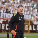 Técnico do Atlético revela reação de Paulo Vitor no vestiário após expulsão