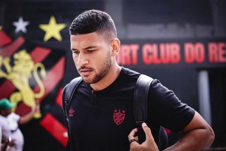 Renzo, agora ex-zagueiro do Sport