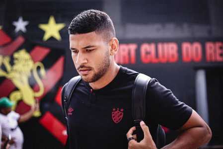 Renzo, agora ex-zagueiro do Sport