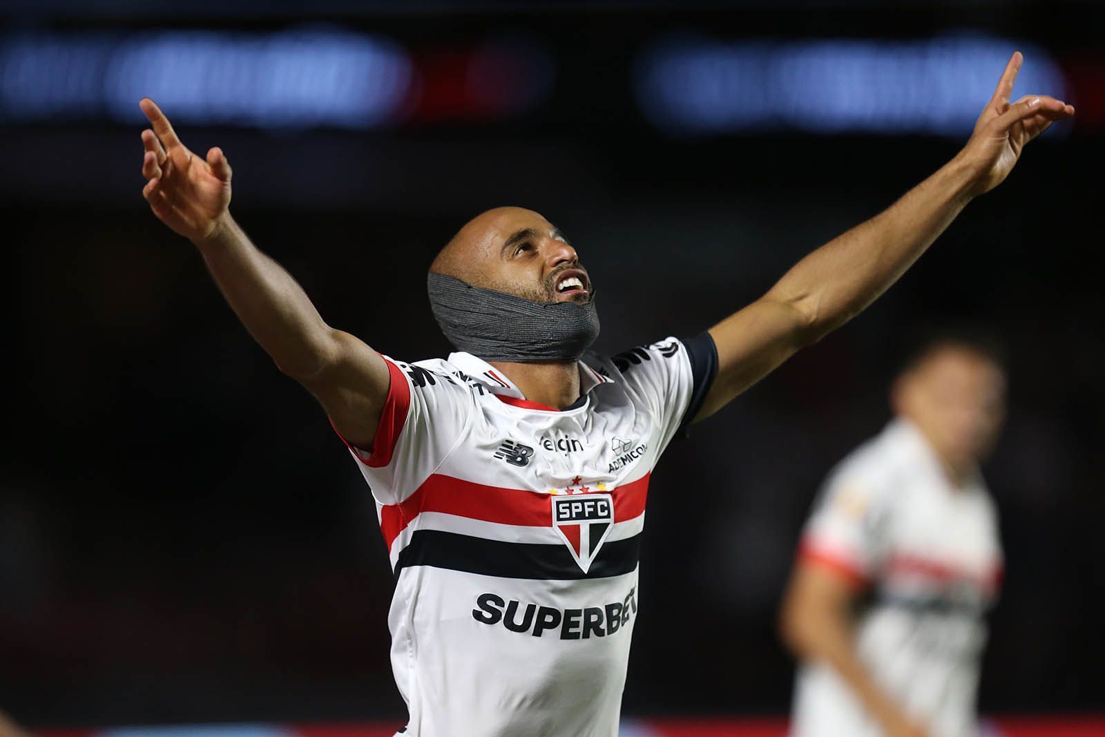 Lucas atinge marcas expressivas pelo São Paulo e elege gols preferidos