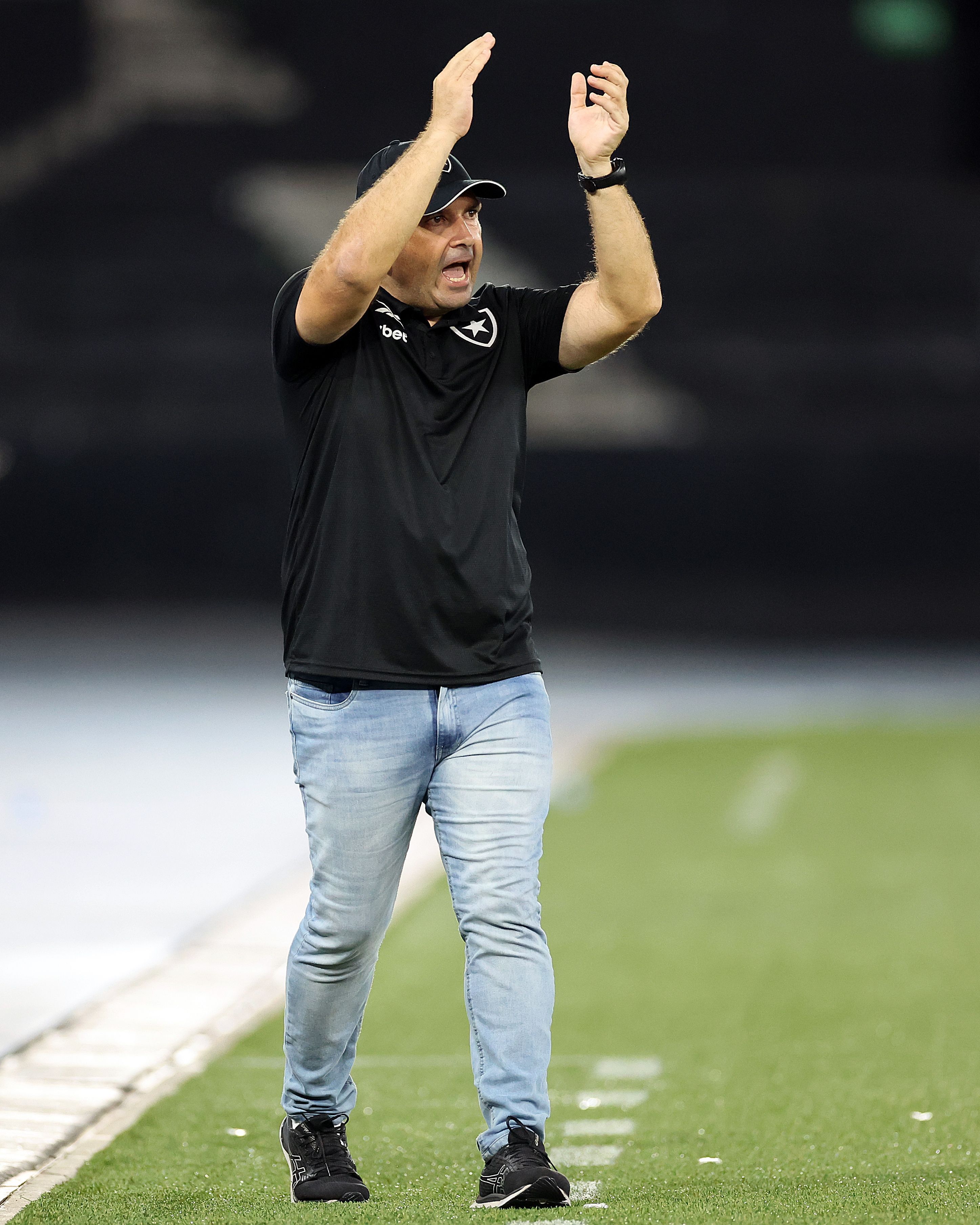 Interino do Botafogo confirma o time principal no clássico contra o Fluminense