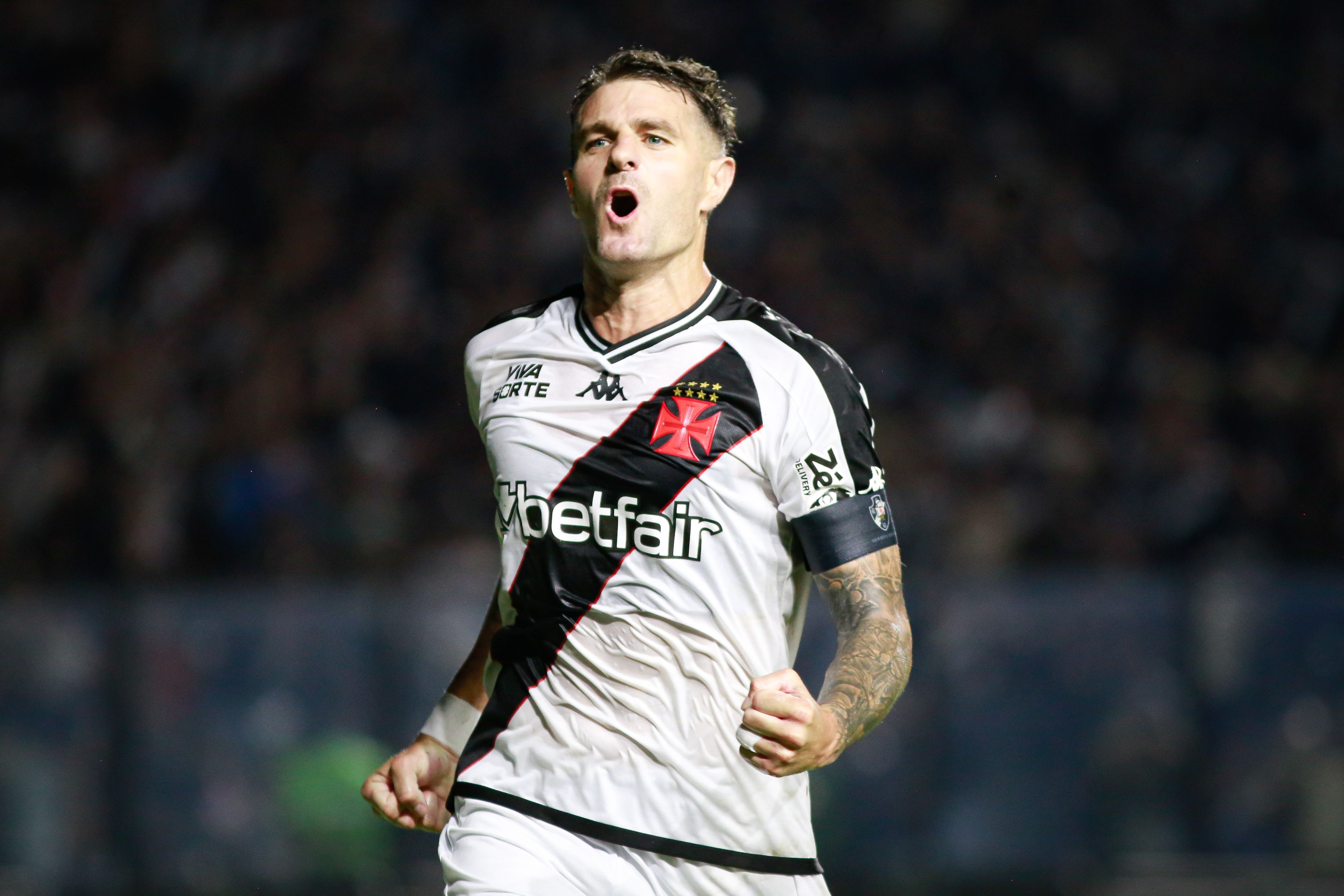 Vasco e Vegetti chegam ao acordo para renovação de contrato do Pirata