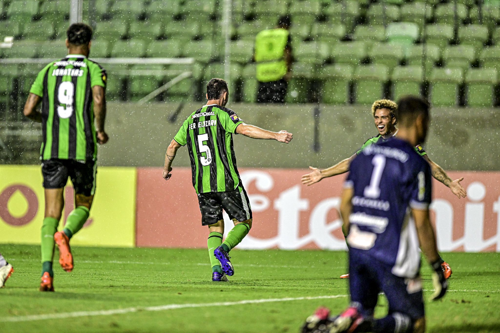 América domina Villa Nova em casa e vence segunda seguida pelo Mineiro