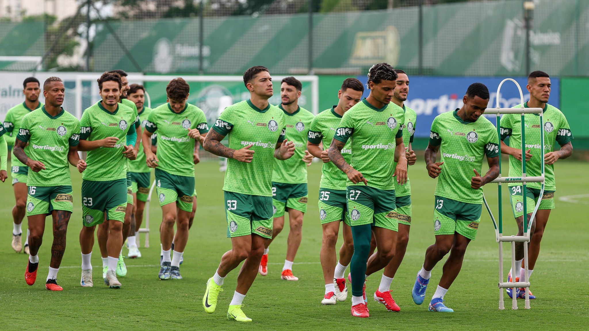 Reforço do Palmeiras é regularizado e pode estrear pela equipe no Paulista