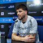 Reforço do Grêmio se define como 'patinho feio' e reage à rejeição de torcedores