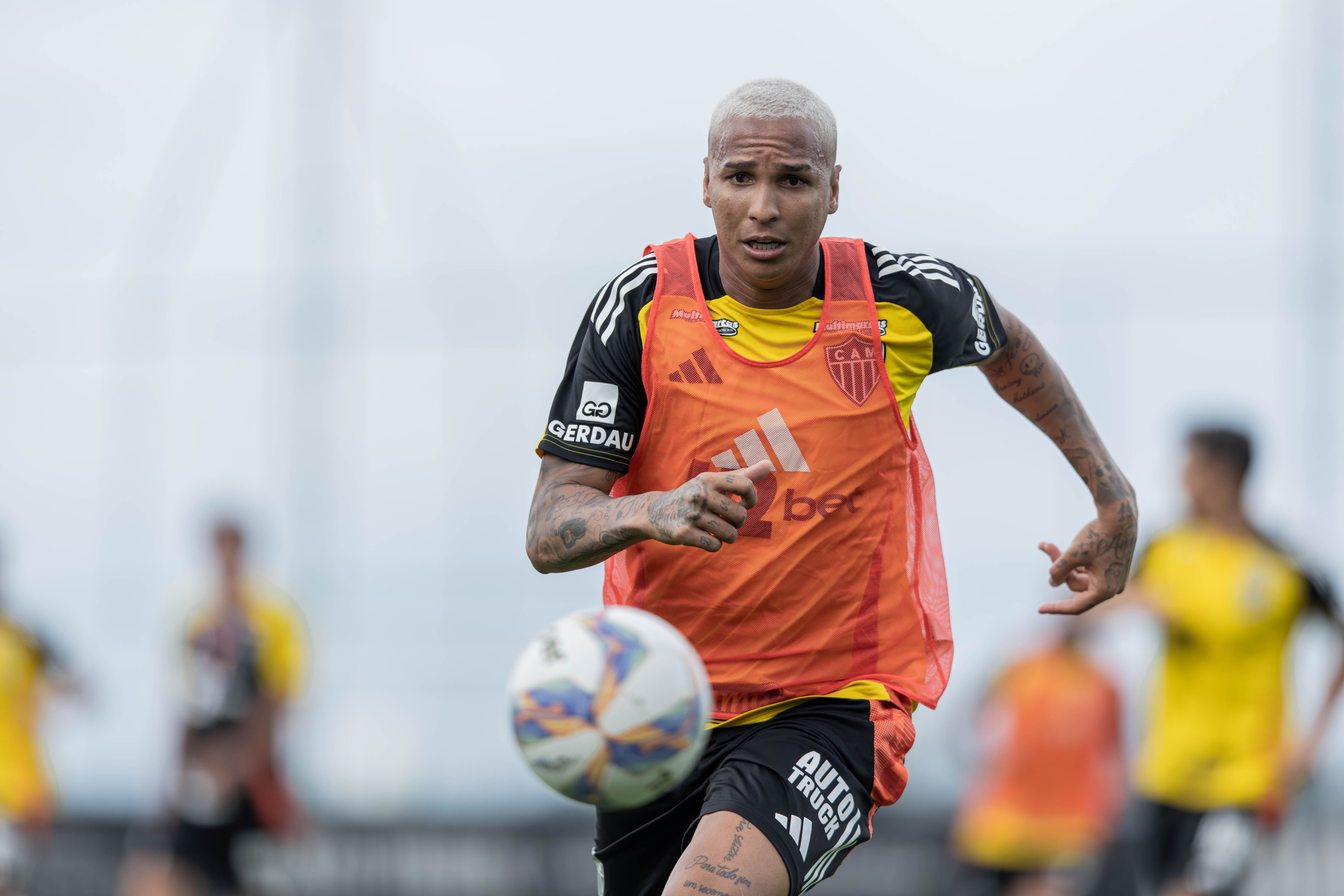 Deyverson manda recado a reforço do Atlético, que promete 'novo capítulo'