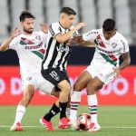 Em momentos opostos, Botafogo e Fluminense jogam clássico pelo Brasileirão