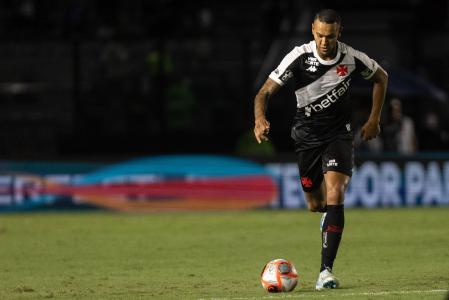 O volante Souza não faz parte do elenco profissional do Vasco