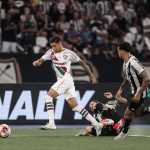 Mano Menezes explica opção de jovem promessa no banco de reservas do Fluminense