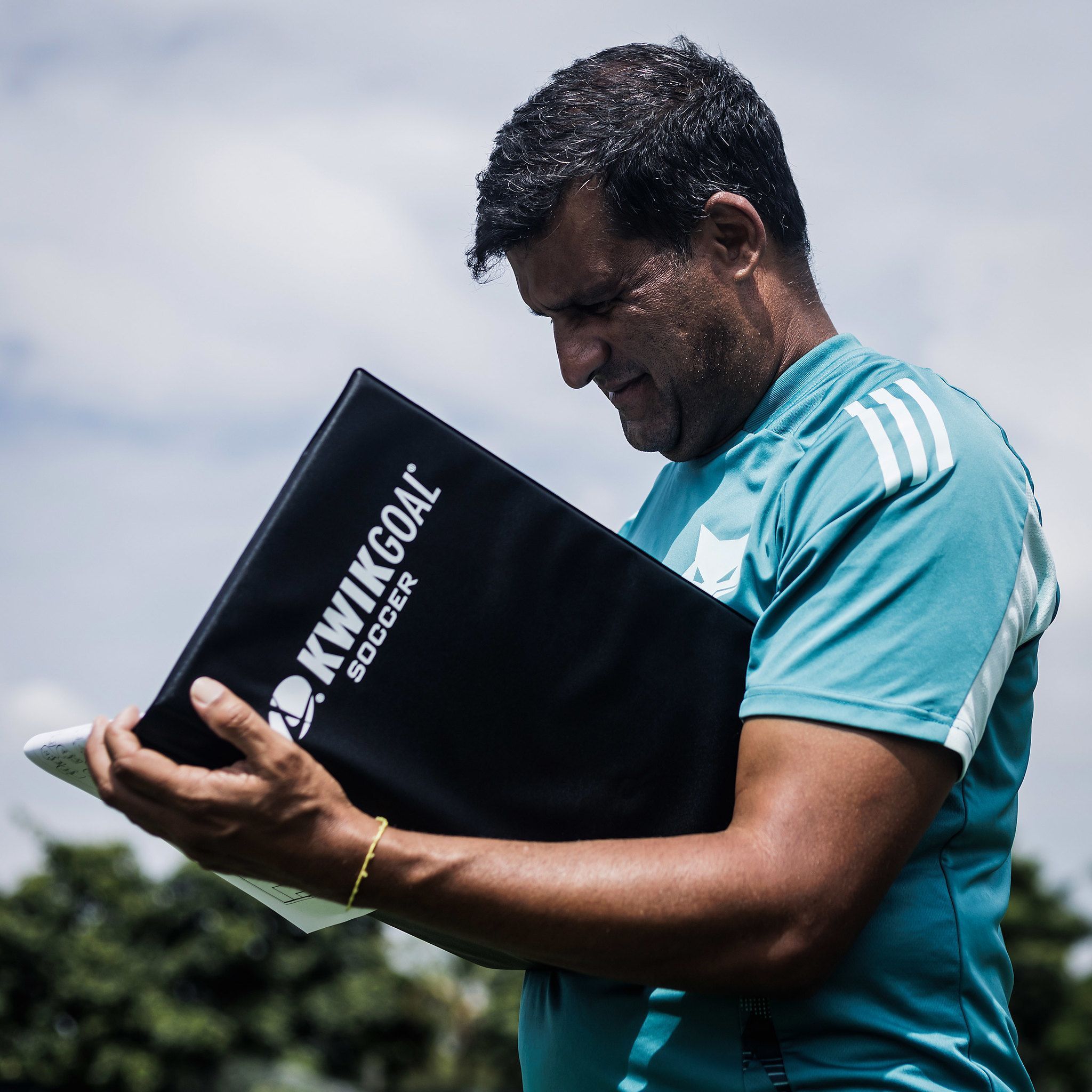 Substituto de Diniz no Cruzeiro abre o jogo sobre motivacional e quem escalar