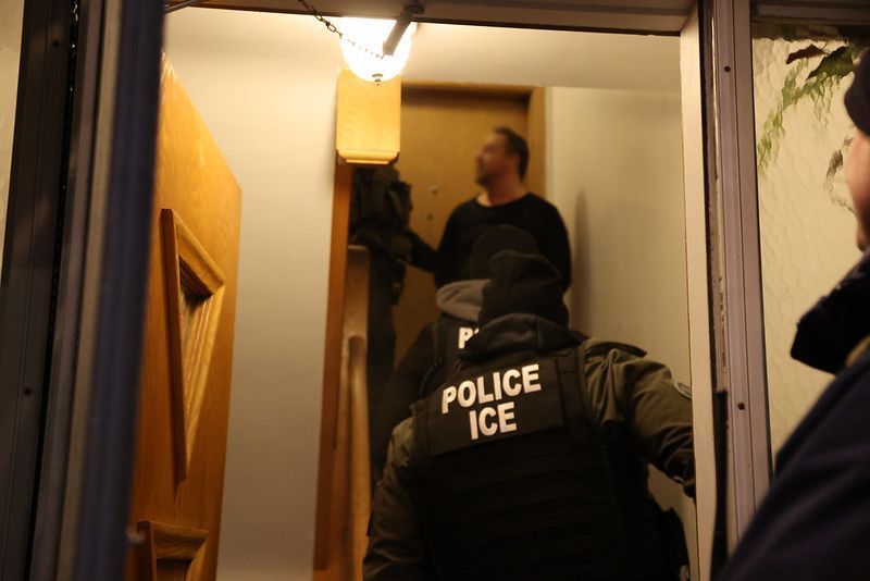 ICE suspende abordagens a veículos nos Estados Unidos após morte de imigrante colombiano