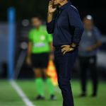 Quinteros comemora vitória do Grêmio e fala sobre futuro de Gabriel Mec