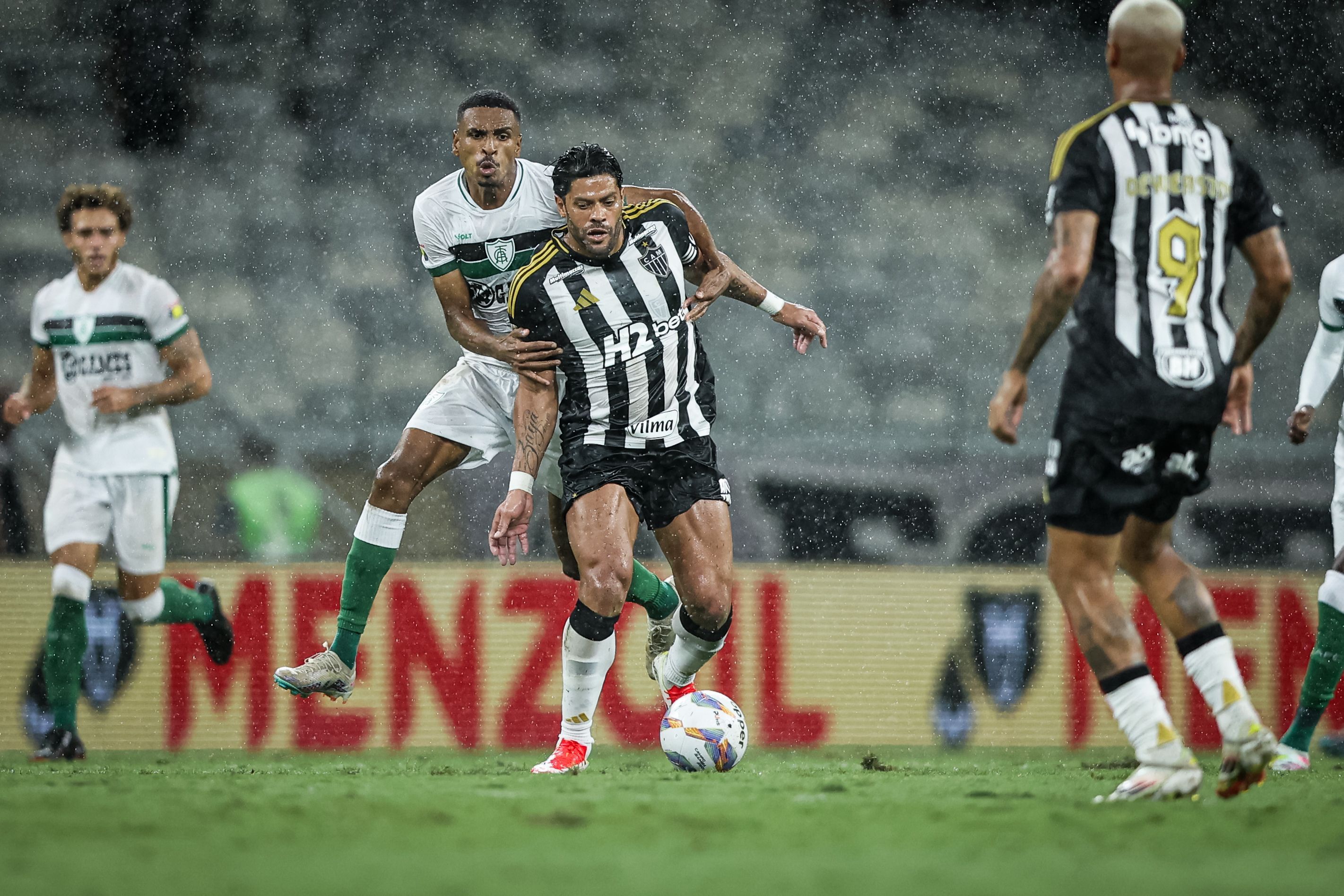 Atlético busca empate com o América no fim, mas segue pressionado no Mineiro