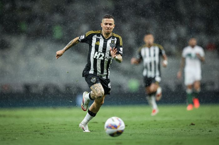 Bernard marcou o gol de empate do Atlético em clássico contra o América nesta quarta-feira (29)