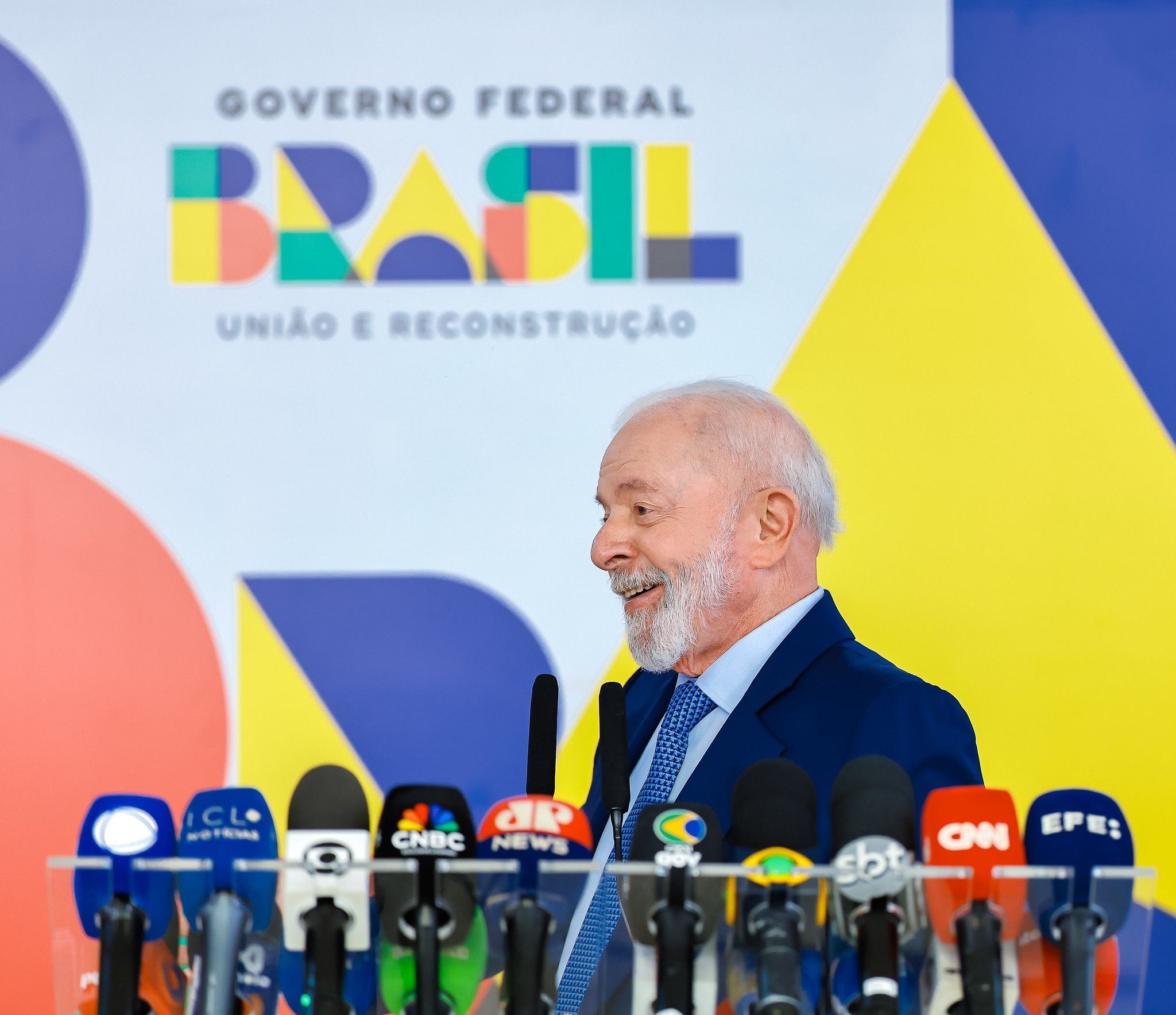 Lula admite interesse em federalização da Cemig, mas nega intenção de privatizá-la