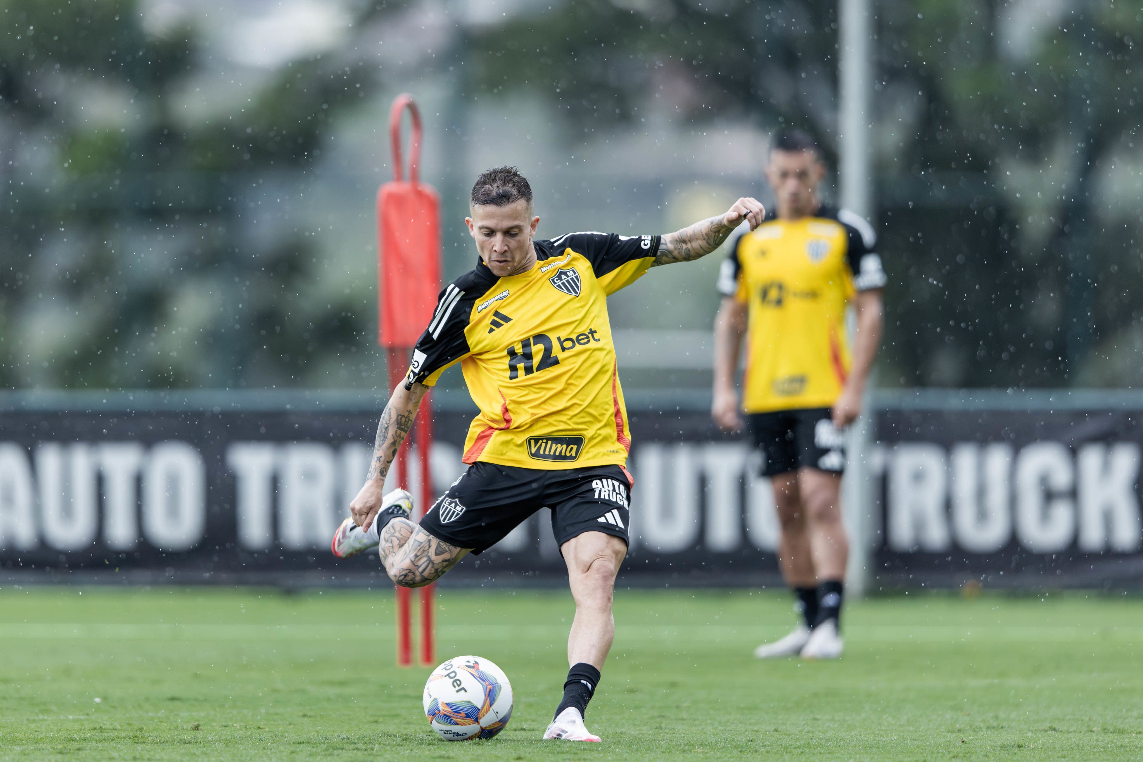 Em busca de primeira vitória, Atlético precisa 'matar Leão' para respirar no Mineiro