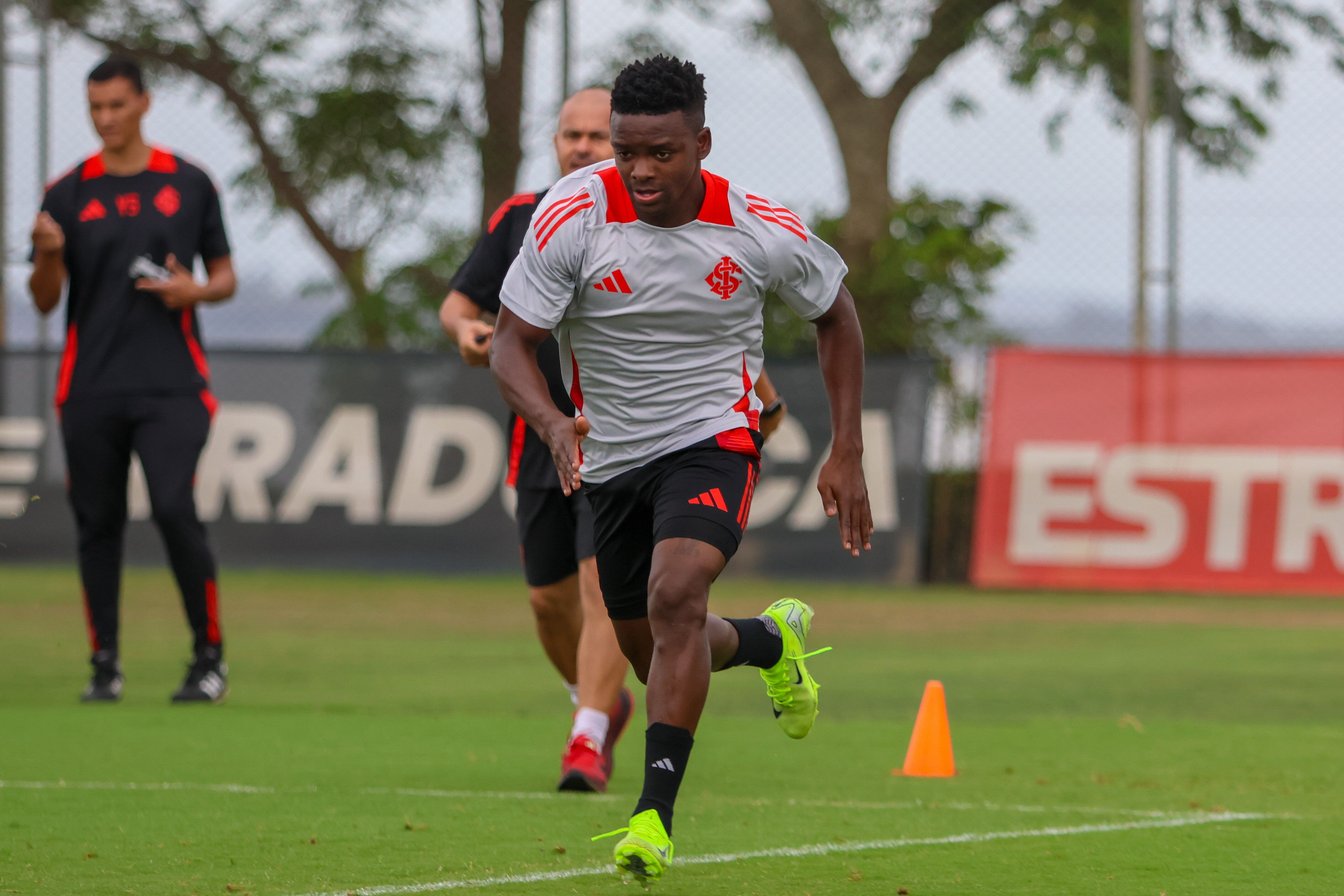 Antes do GreNal, Inter enfrenta Brasil de Pelotas no Beira-Rio pelo Gauchão