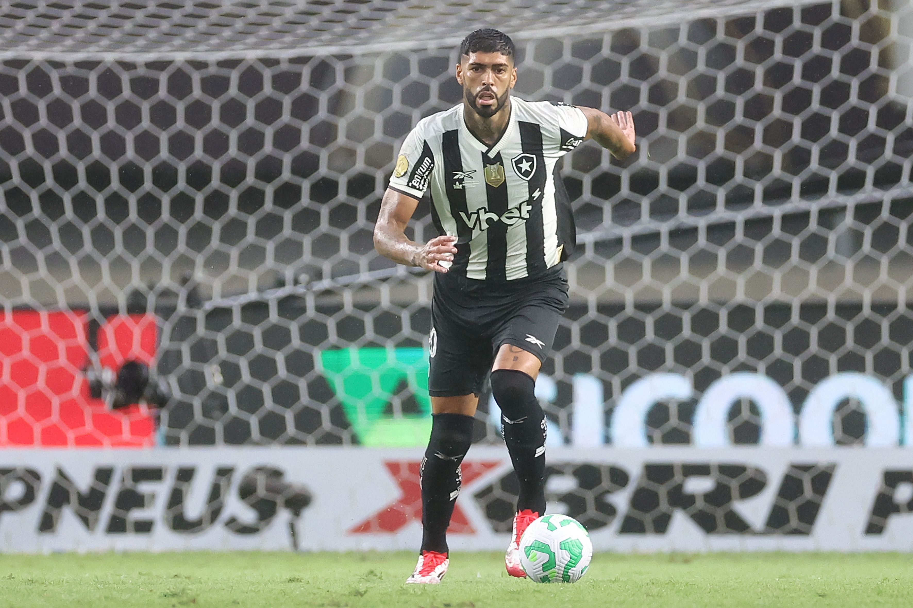Líder do Botafogo promete volta por cima após derrota na Supercopa do Brasil