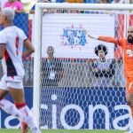 Bahia e Vitória chegam com lacunas ao último dia da janela de transferências