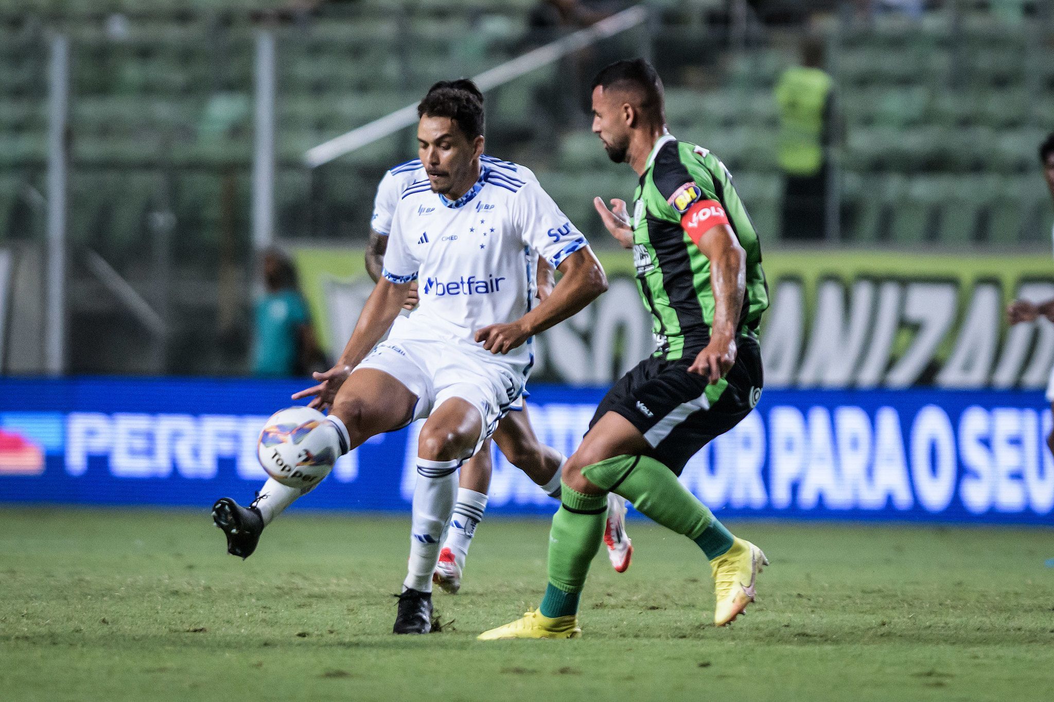 América 1 x 1 Cruzeiro: assista aos melhores momentos do clássico pelo Mineiro