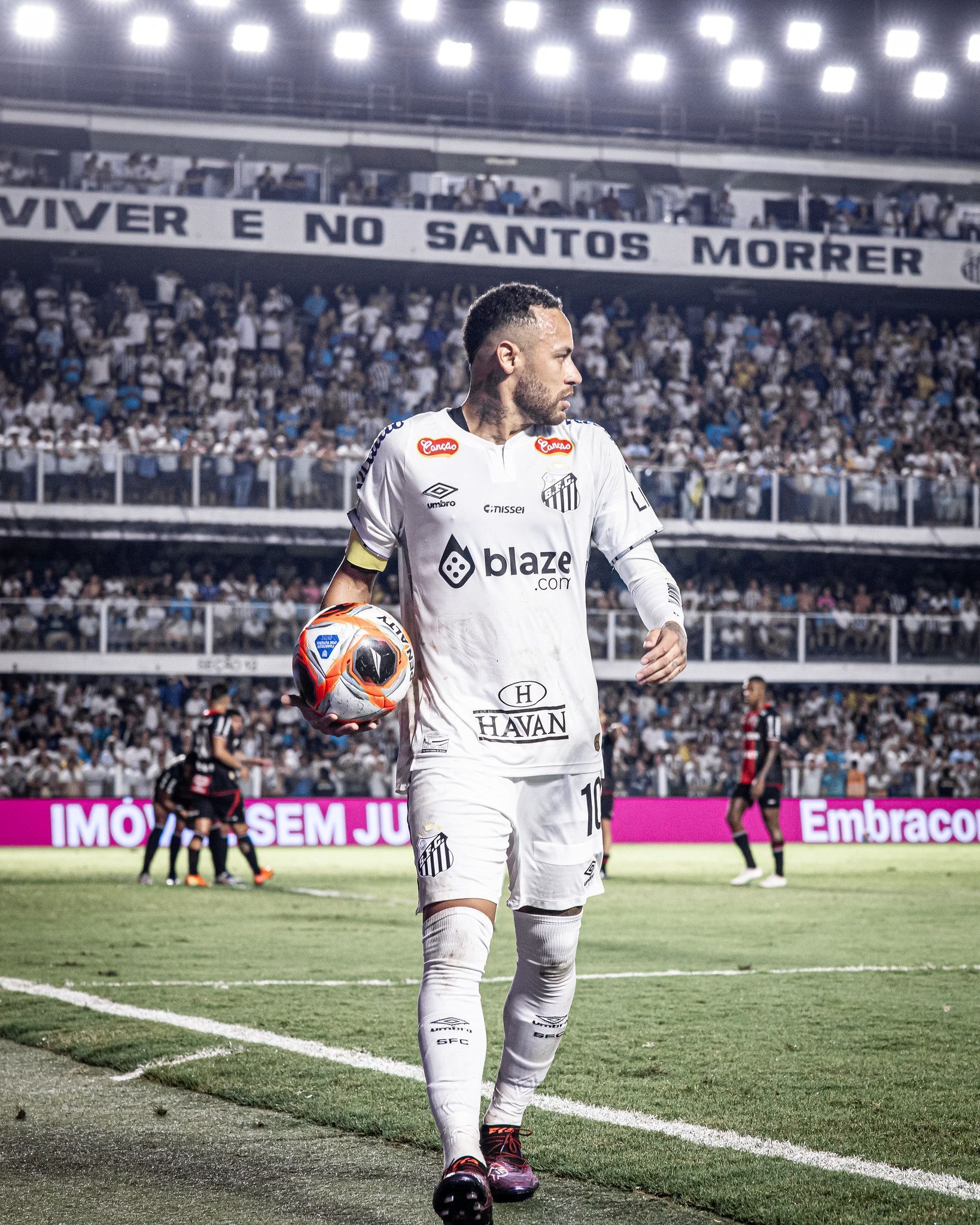Efeito Neymar: Santos supera rivais e passa a ser 3º time mais seguido no Brasil